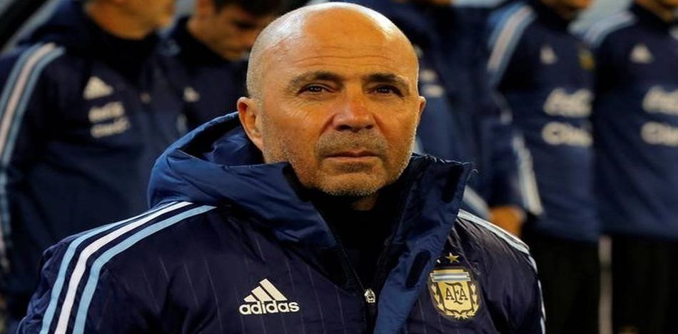 El Director Técnico de la selección argentina nuevamente en duda, pero esta vez por motivos extrafutbolísticos. (Twitter)