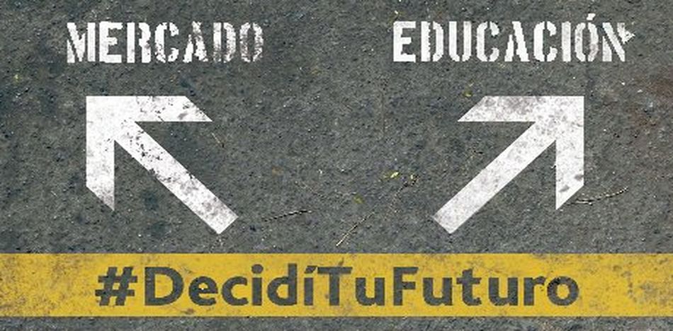 La decadencia argentina resumida en un afiche: Para el kirchnerismo la educación y el mercado son diferentes y antagónicos. (Twitter)