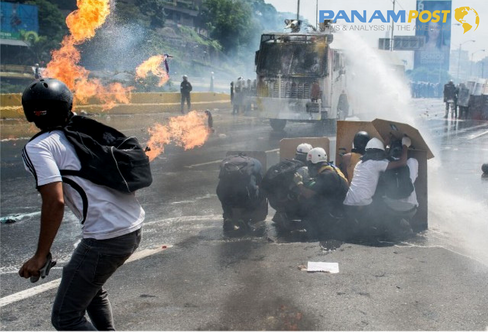 Venezolanos-contra-represion-marchan-al-Ministerio-de-Interior