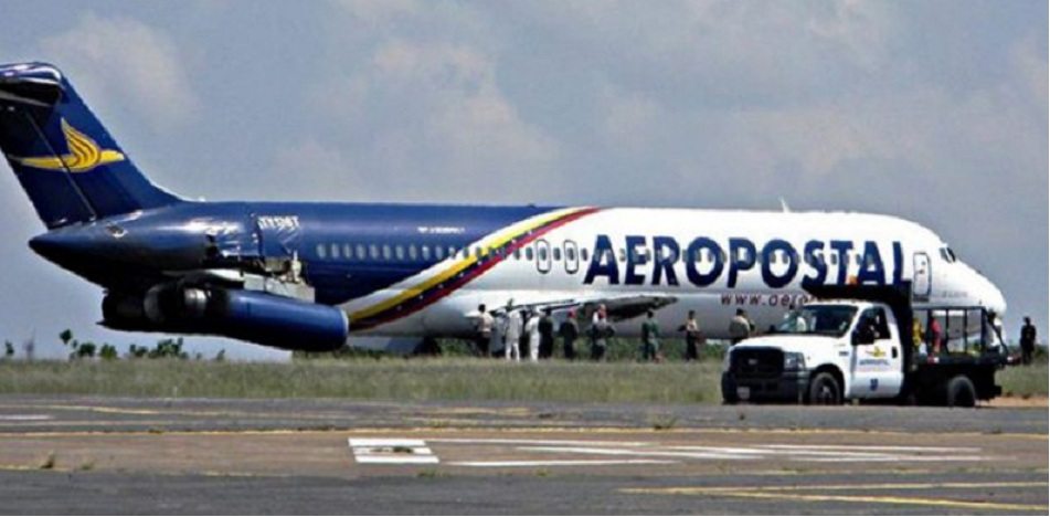 La falta de permisos y de repuestos fueron los principales causales para que Aeropostal suspediera sus servicios de vuelos nacionales luego de 88 años en el país suramericano.