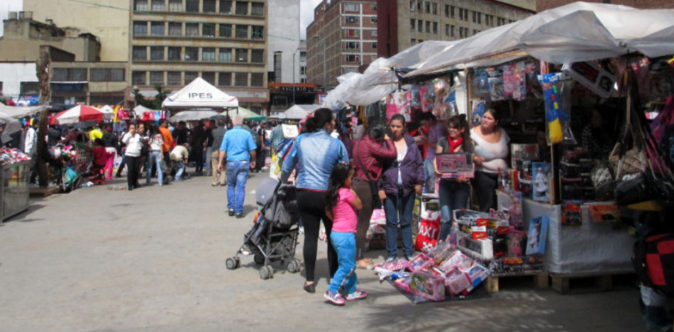Plaza principal de San Victorino donde se han presentado ataques contra los comerciantes chinos en Bogotá (Wikimedia)