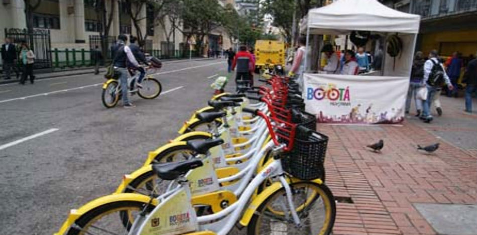Las bicicletas compradas por la alcaldía progresista de Gustavo Petro están pudriéndose en una bodega (Alcaldía de Bogotá)