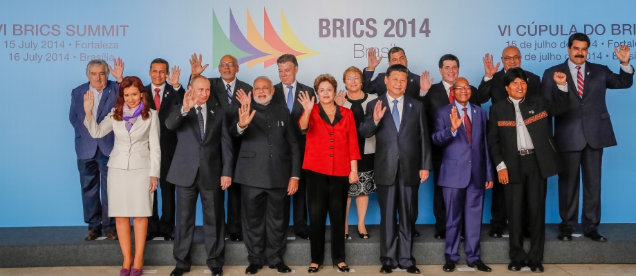 Foto oficial de la reunión de BRICS con UNASUR. (Cancillería de Colombia)