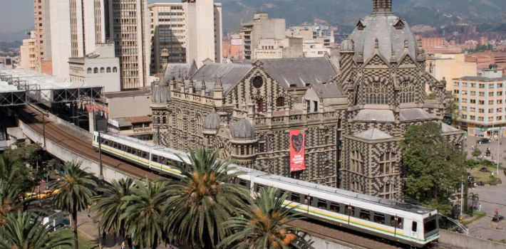 Medellín es la segunda ciudad de Colombia y la única que cuenta con servicio de metro (Wikimedia)
