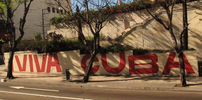 Pintadas sobre una calle de la Habana. Fuente: Matias Claret.