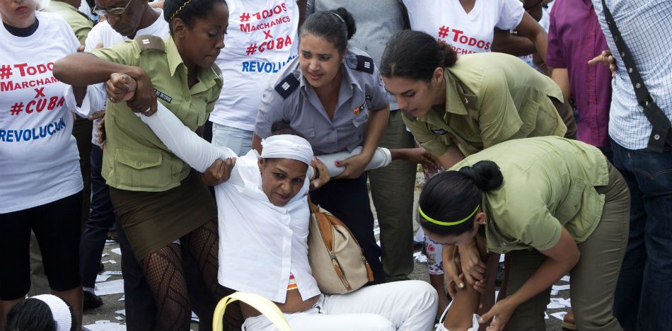 Cuban Regime Arrested over 50 Ladies in White Activists