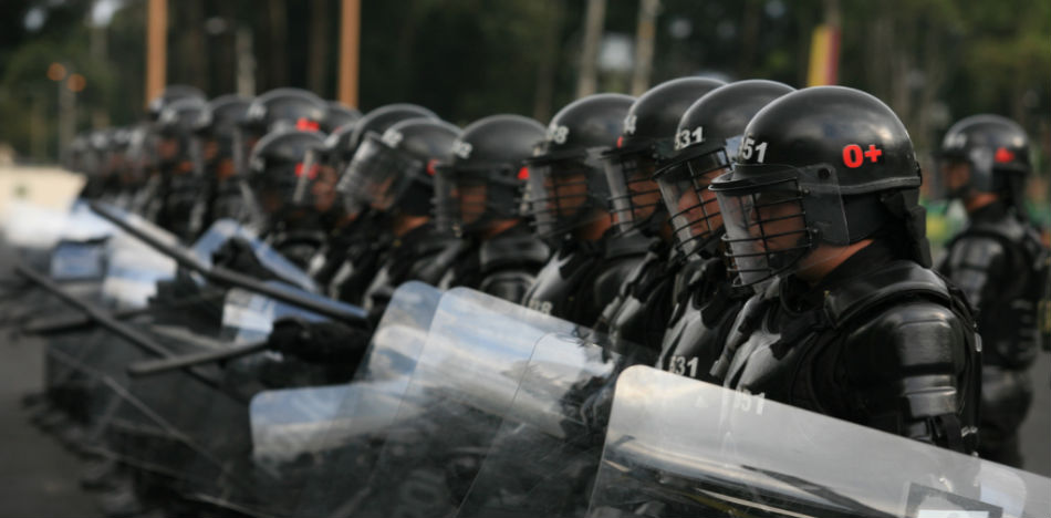 Miembros del Escuadrón Móvil Antidisturbios - ESMAD (Wikimedia)