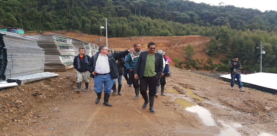 Al parecer Enrique Santiago no se encuentra en Colombia. (Twitter)