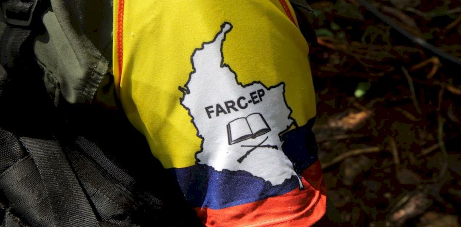 InsightCrime sostiene que antes del desarme de las FARC en Colombia controlaban alrededor del 79 % de los cultivos de coca en el país. (Twitter)