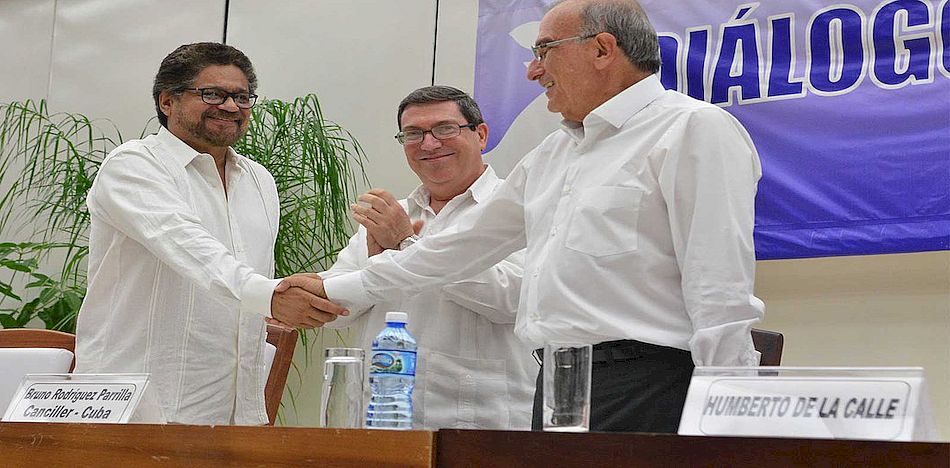 En 2014, el senador del Centro Democrático, José Obdulio Gaviria, denunció que la ampliación de la delegación de las FARC en Cuba obedecía a que se estaba preparando la X Cumbre de las FARC. (Twitter)