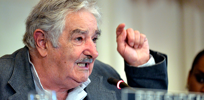 El presidente uruguayo José Mujica habla frente a la Organización de Estados Americanos.