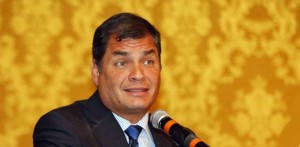  El presidente de Ecuador, Rafael Correa, no acepta oposición política ni posiciones adversas; mucho menos la libertad de expresión. (Ecuavisa)