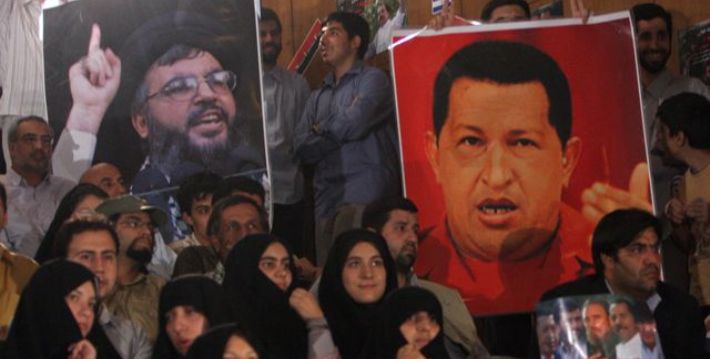 Imagen de Hassan Nasrallah, líder de Hezbolá, con la del fallecido presidente venezolano Hugo Chávez. (IsraelWTF)