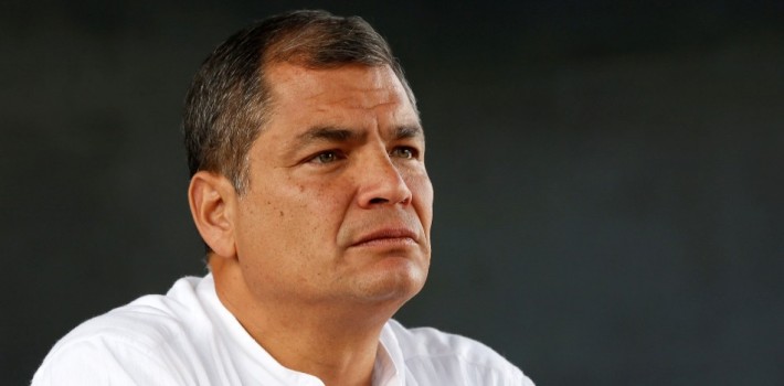 Por garantizarse un piso político, Rafael Correa dilapidó la renta petrolera. (La República)