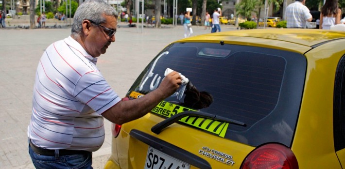 En Colombia, la empresa de transporte Uber deberá pagar una sanción por $150.000 dólares. (Mario Caicedo)