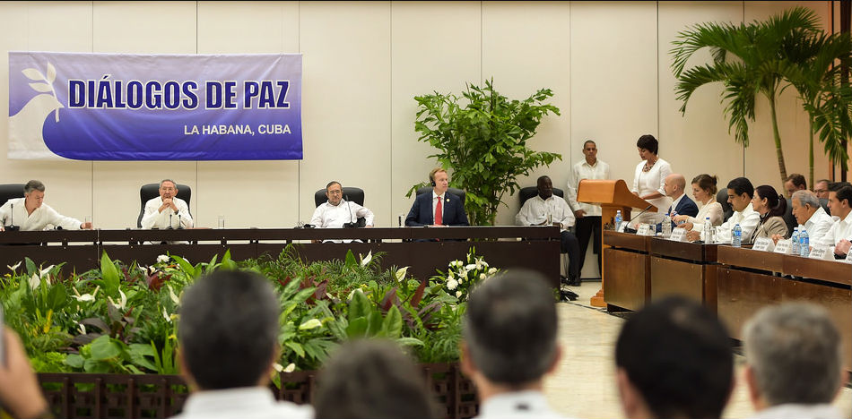 La imagen ante los colombianos del Gobierno, Uribe y el acuerdo con FARC, desmejoró