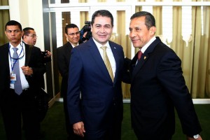 Los presidente de Honduras y Perú, Juan Orlando Hernández y Ollanta Humala mantuvieron un encuentro en la ciudad de Nueva York. (Presidencia de Perú)