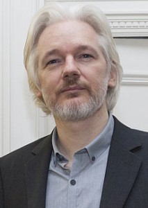 El fundador de Wikileaks teme que si las autoridades lo extraditan a Suecia acabe en un tirbunal estadounidense por filtraciones de información clasificada .