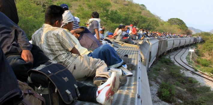 Los migrantes salvadoreños corren peligros para llegar a los Estados Unidos. (PanAm Post)