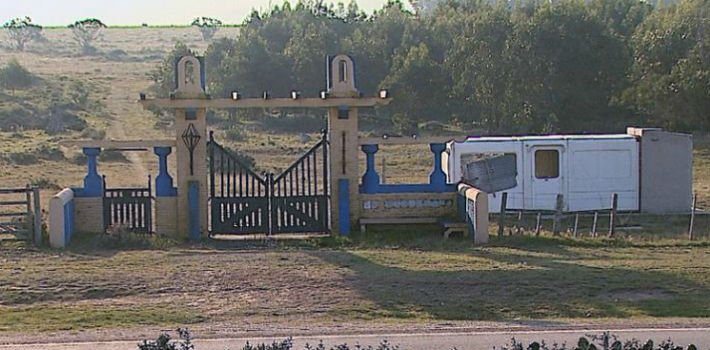 Fachada del campo "El Entrevero" propiedad de Lázaro Báez en Uruguay (TN)