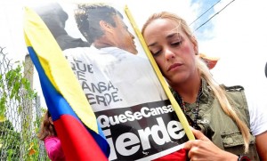 Lilian Tintori, esposa de Leopoldo López, señala que ha sido maltratado en prisión (El Impulso)