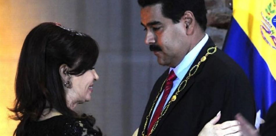 A partir del decreto, Nicolás Maduro tiene prohibido usar la condecoración argentina. (Twitter)