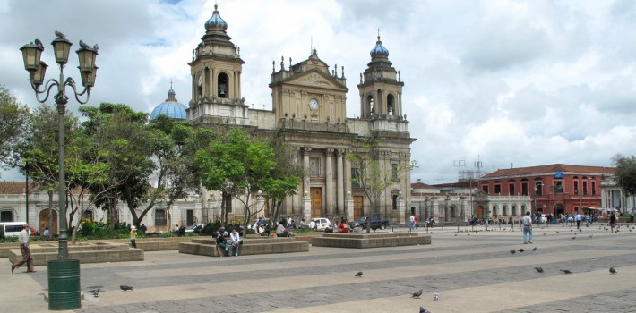 La economía de Guatemala ha padecido los efectos de la política guatemalteca. (UFM Market Trends)