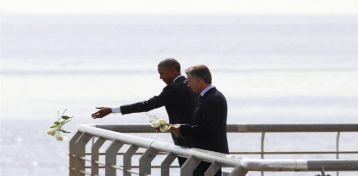 Obama realizó el recorrido por el Parque de la Memoria junto al presidente Mauricio Macri (Clarín)