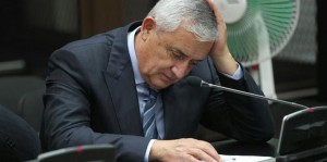 El ex presidente de Guatemala, Otto Pérez Molina fue llevado a su segunda audiencia de declaración. (Prensa Libre)