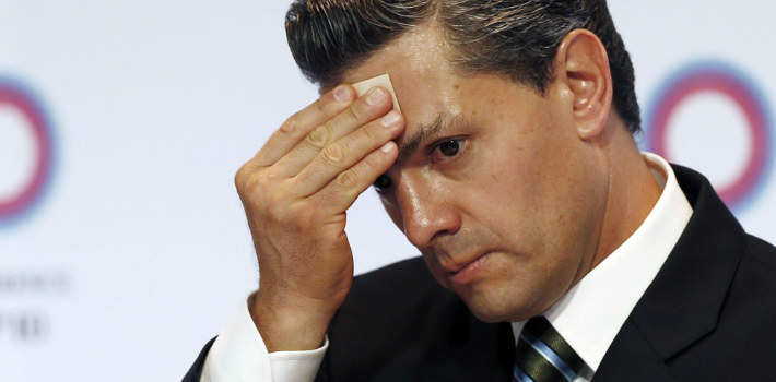 El Presidente Enrique Peña Nieto ha sido fuertemente cuestionado en materias de economía, seguridad y derechos humanos. (El Guardian)