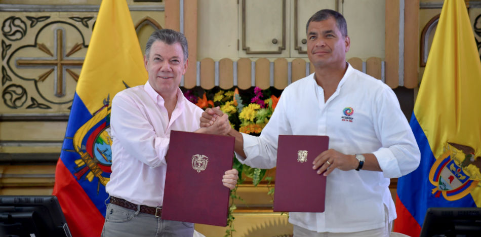 Rafael Correa asegura que presidente Santos no sabe quiénes participaron en negocios con Odebrecht