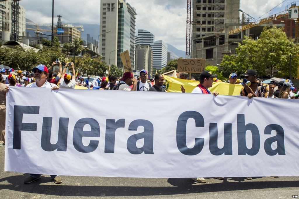 La oposición en Venezuela acostumbra convocar marchas para protestar la injerencia del Gobierno cubano. (Martí Noticias)