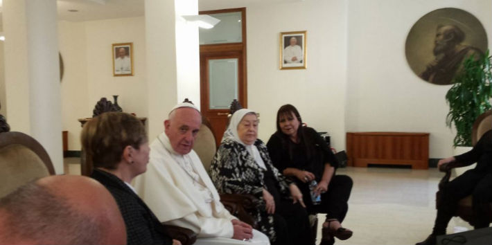 Francisco recibió a Hebe de Bonafini en su residencia en Santa Marta, en ciudad del Vaticano (@PrensaMadres)