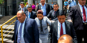 Este lunes 24 de agosto se celebró la primera audiencia del juicio que se le sigue a la ex vicepresidenta Roxana Baldettí, quien fue detenida el pasado viernes. (PubliNews)