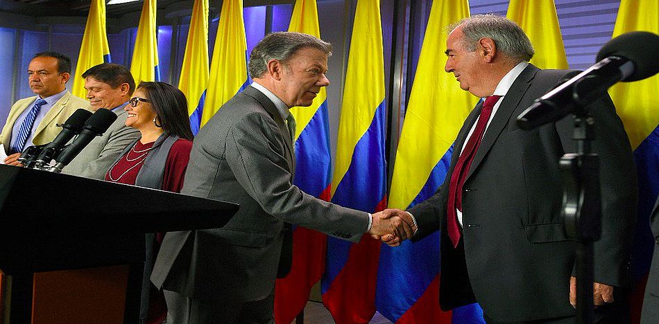 El mandatario colombiano reiteró el blindaje jurídico otorgado por la Corte Constitucional al acuerdo con las FARC. (Twitter)