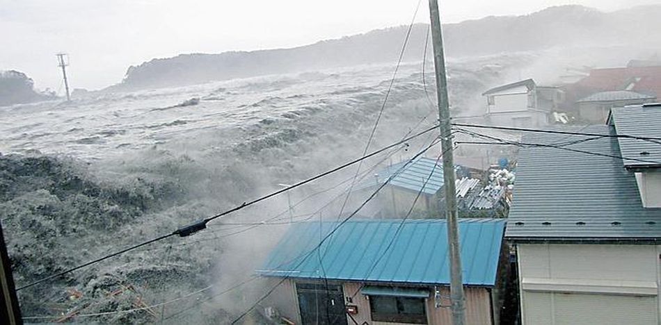 Saldo final, un par de casas destruidas, muy antiguas y hechas de materiales deficientes, sin moradores en el interior, además se abrió un camino hacia el costado del mismo en un rango de 400 metros. (Naturaleza)