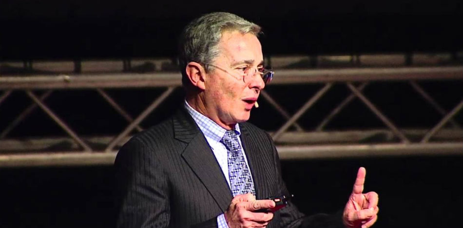 Álvaro Uribe propone reforma a la justicia