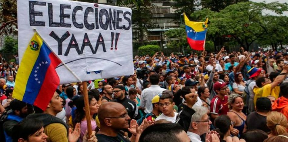 Para la escritora argentina todos los problemas que aquejan a Venezuela son responsabilidad de una "derecha enojada" por la existencia de un "gobierno revolucionario" (Twitter)