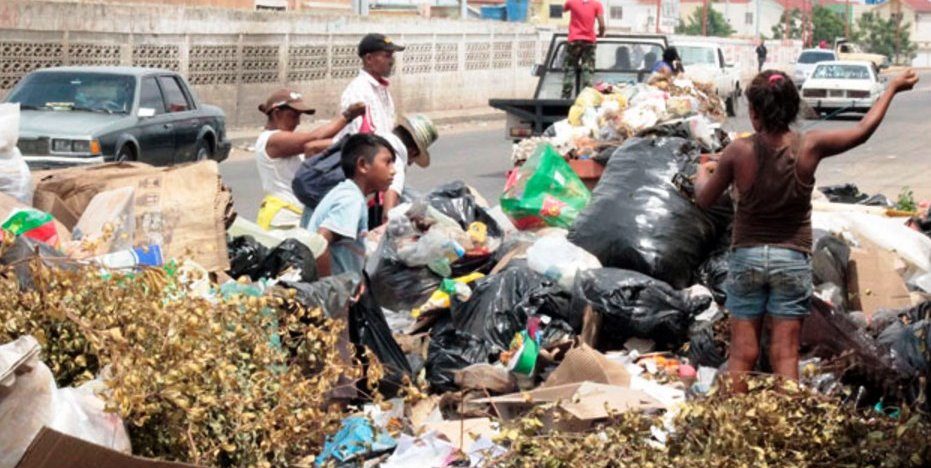 venezolanos-comiendo-desde-la-basura