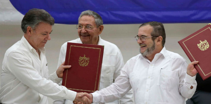 La salida de las FARC del conflicto armado podría generar que miembros disidentes volvieran a las armas y que nuevos grupos quieran aprovechar el momento para fortalecerse y generar violencia (YouTube)