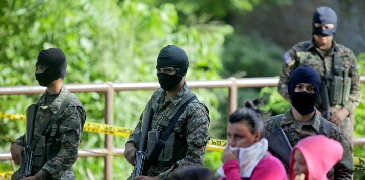 Según autoridades salvadoreñas el repunte se debe al combate frontal de las fuerzas del orden a pandillas. (Prensa Libre)