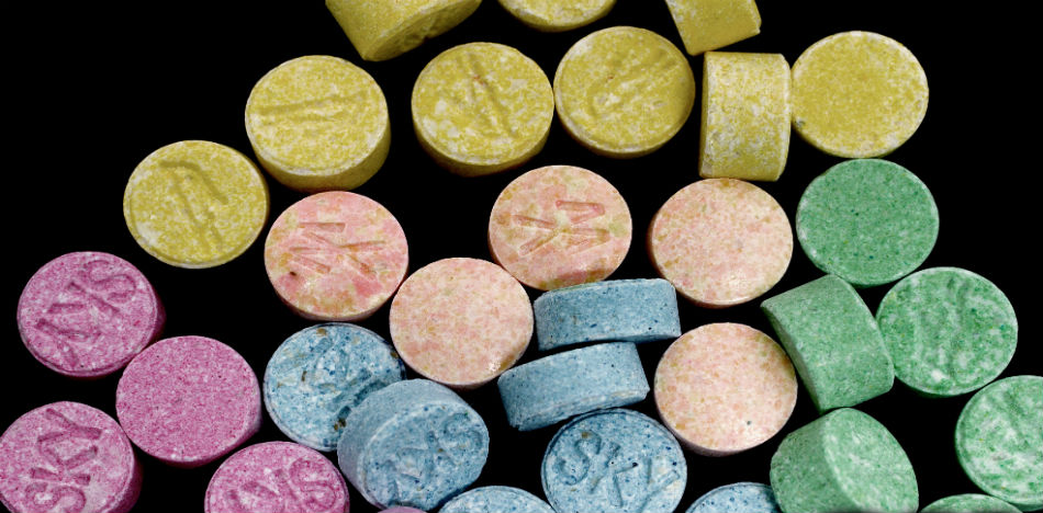 Agencia federal aprueba experimentación con drogas psicodélicas. (WikiCommons)